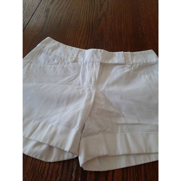 Size 2 The Limited Drew Fit White Chino Casual Cotton Shorts Low Rise Cuffed Hem - Picture 2 of 3